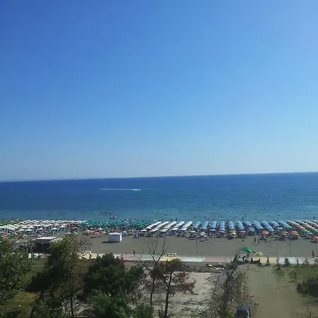 Penthouse Max Velipojë