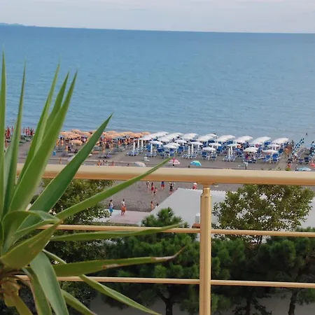 شقة Penthouse Max Velipojë